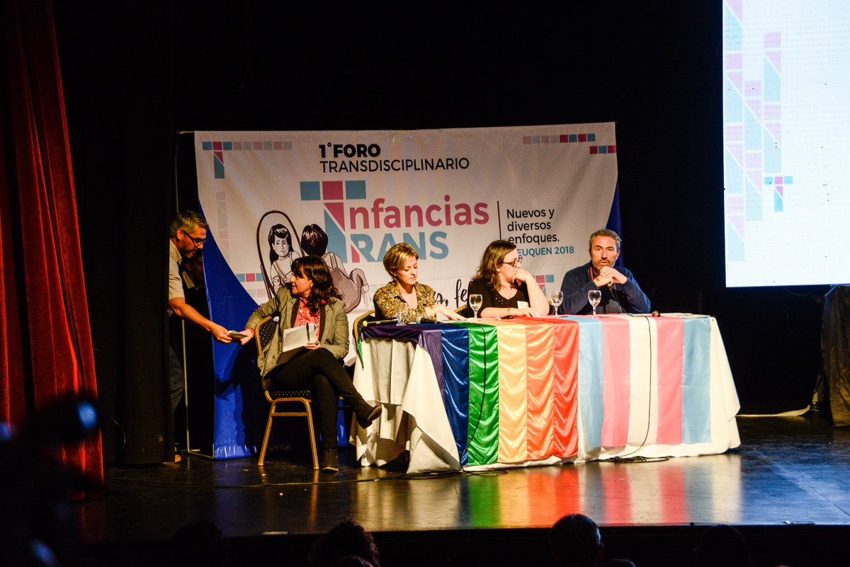 Que hace un Facilitador/a? @FacilitadoresMC ⛑️
5⃣Debe contar con capacidad de expresión,comprensión y comunicación. Capacidades para la resolución de conflictos,resiliencia, creatividad y confianza en su equipo.
Gracias <a href="/DiversidadNqn/">Dirección de Diversidad Gobierno del Neuquén</a> x la invitacion #ForoInfanciasTransNeuquen