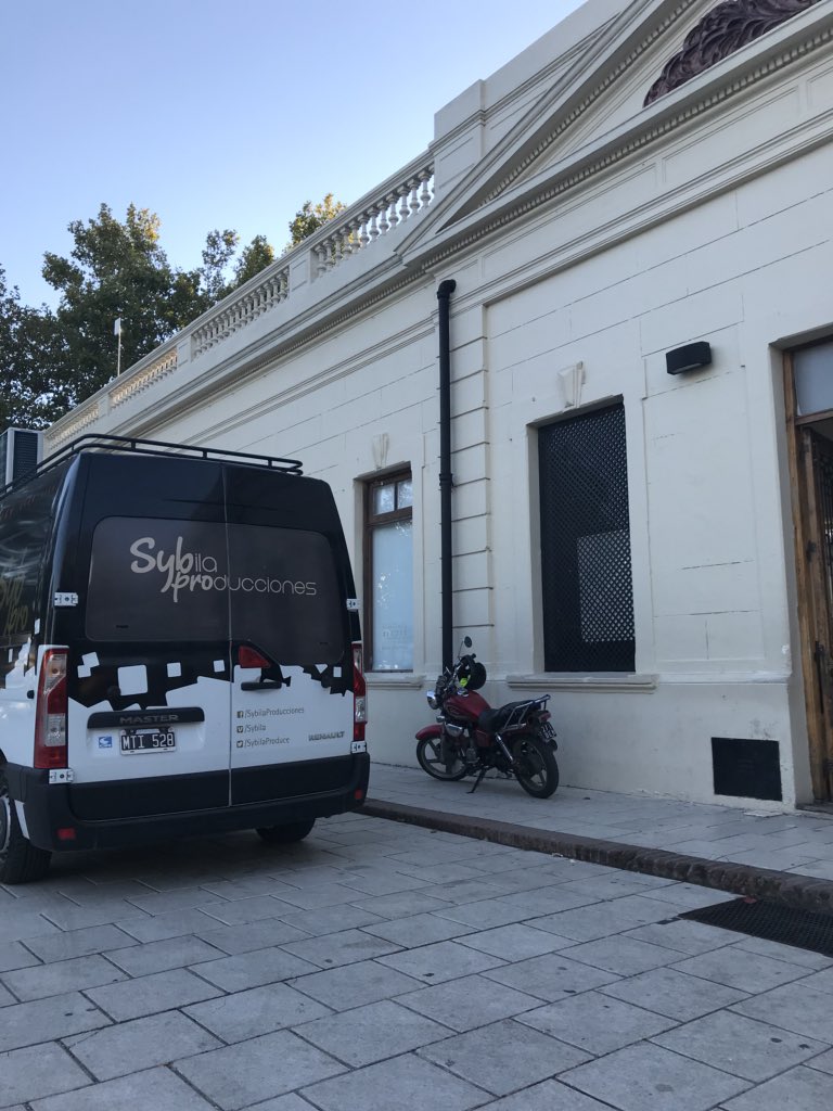 RadioCantiloOk's tweet photo. 🎥🎼Probando 1, 2, 3 ... @sybilaproduce y @radiocantilo ya están listos. Se viene @CementoDoc en @cinemselect de #LaPlata pura y exclusivamente para oyentes ganadores. Ya llegan @soyjuandinatale @FutbolRuso #AlejandroTaranto y @lichacarcavallo. De yapa #AcústicoSorpresa https://t.co/6zJ2htzcqn