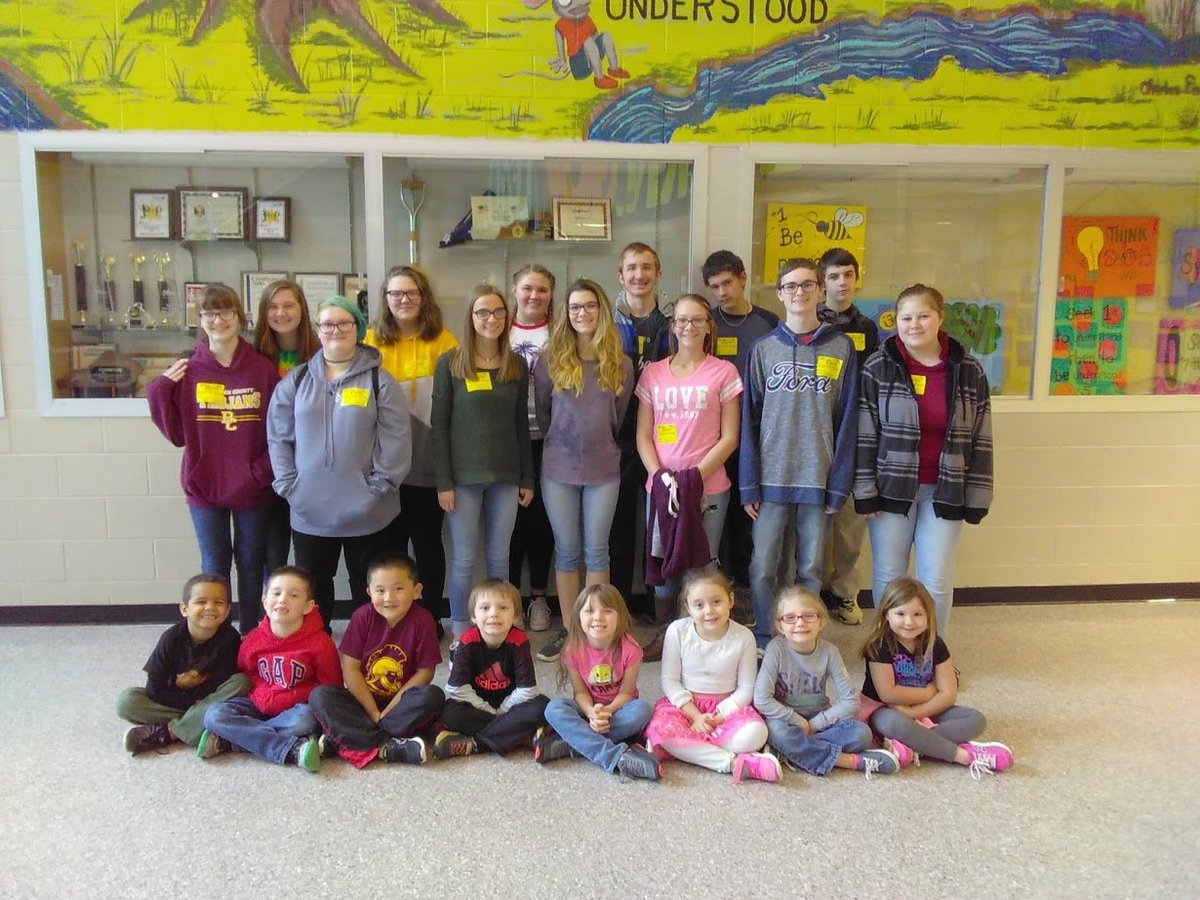We had some great 9th grade students volunteering at RCE yesterday.  Thank you to Ms. Muse and the Trojan Academy for their help!