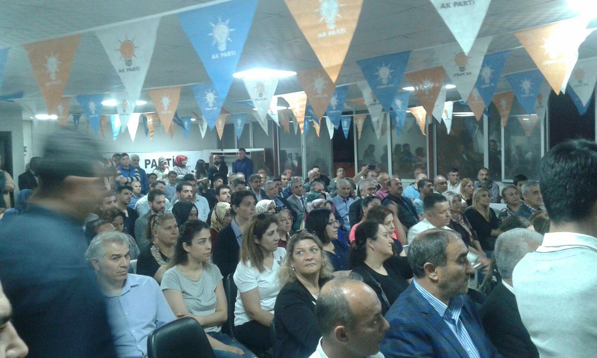 #KutluYürüyüşeDevam 
İl Başkanımız Sayın Aydın Şengül İlçemize Yaptığı Ziyarette İlçe Başkanımız sayın Kazım Erten Kadın kolları Başkanımız sayın Tuğba Yıldırım ve Teşkilat Mensuplarimiza İstişare toplantısı Yaptı <a href="/selvacam/">Lütfiye Selva Çam 🇹🇷</a> <a href="/AKKADINGM/">AK Parti Kadın Kolları</a> <a href="/akkadinizmir/">AK Kadın İzmir</a>