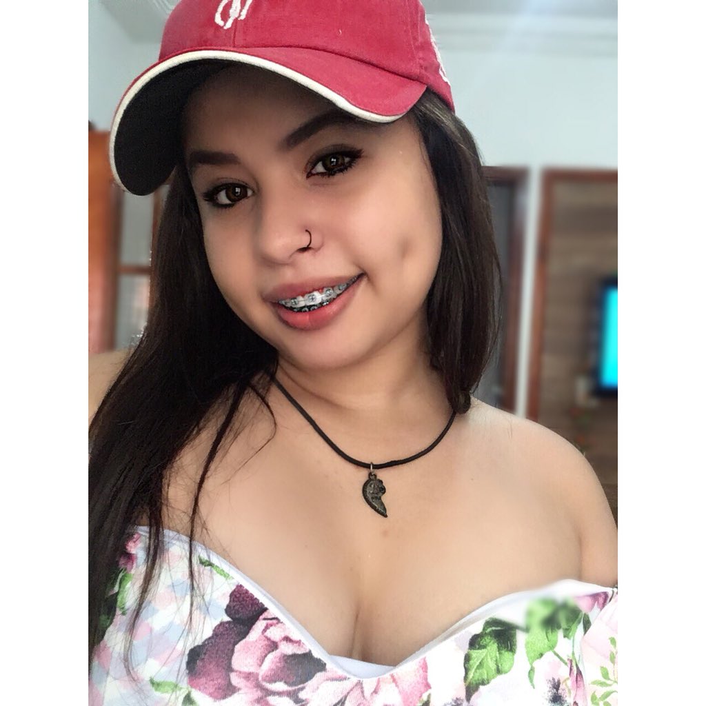 Nickkioficial's tweet photo. 🌚🍃🌹 https://t.co/0KjxwxguxU