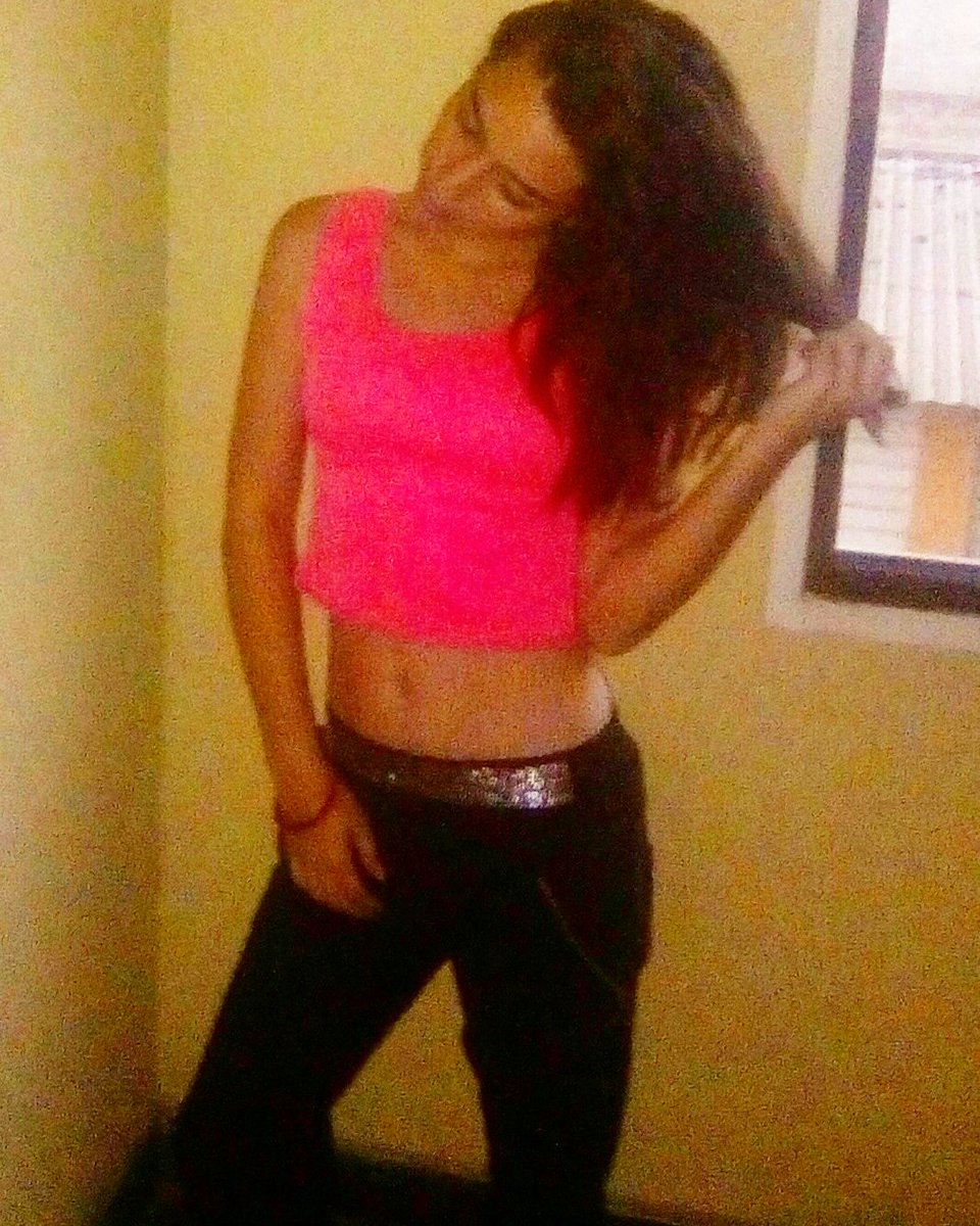 JennyVargasofc's tweet photo. Nunca Jusguez Un Libro Por Su Portada..! #JGVR #Venezuela #Sigueme #Like #Like4Like #LikeForLike #LikeGood #Music #Dance #Cantante #Brujis #TwitterLike #TalentoEmergente https://t.co/iEHJZr717M