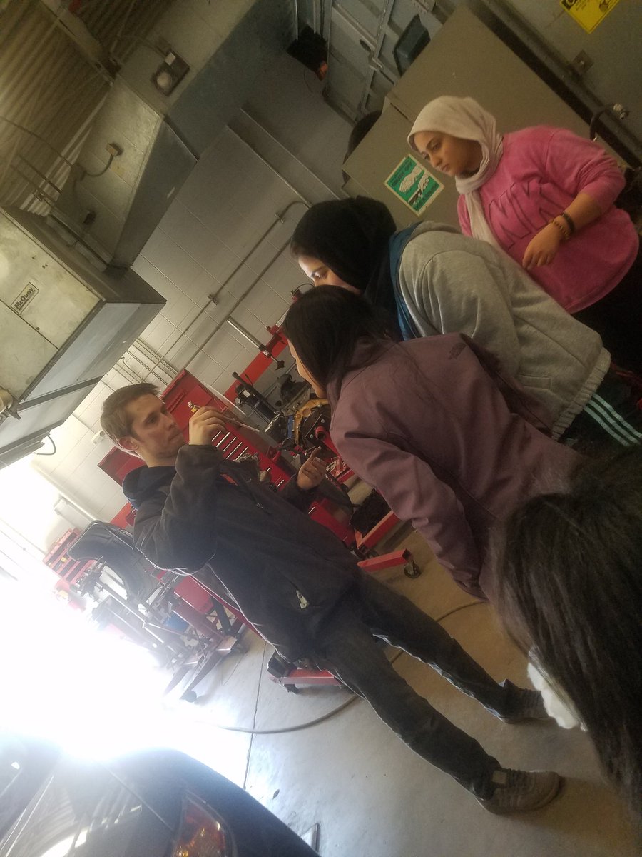 MsGMarinello's tweet image. Shout out to Mr. Oliver for leading a class on changing a tire for @AASGirlTalk Thanks to all that attended!