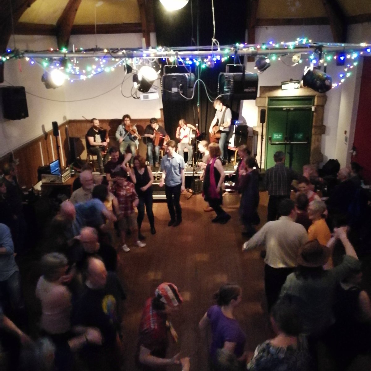 caitiho's tweet photo. Who knew it was a Tuesday? It's all kicking off at the #GregsonCentre #Lancaster! Top night just now with #Topette 😀 #feelsliketheweekend https://t.co/VLDWkXnqNA