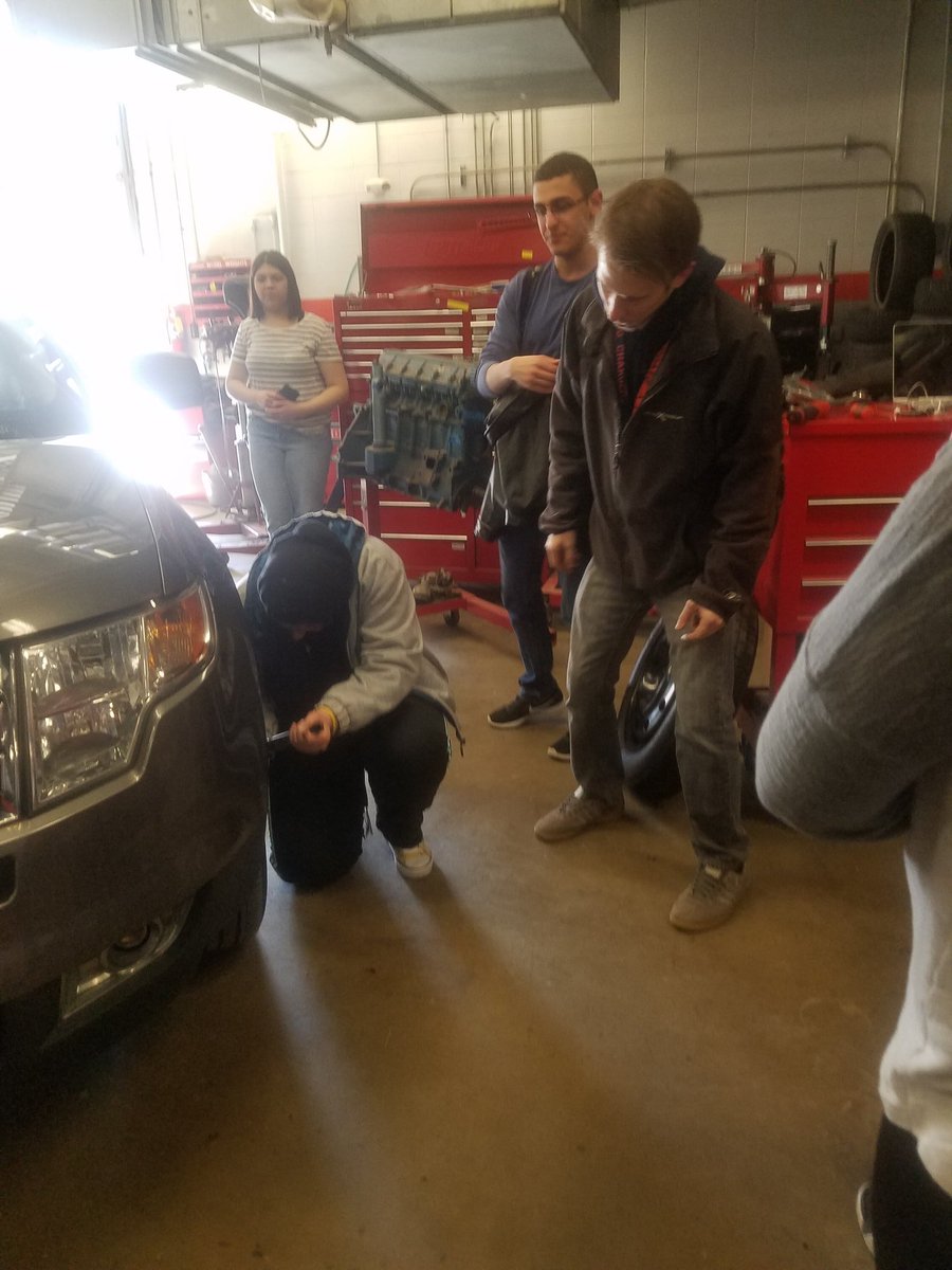 MsGMarinello's tweet image. Shout out to Mr. Oliver for leading a class on changing a tire for @AASGirlTalk Thanks to all that attended!