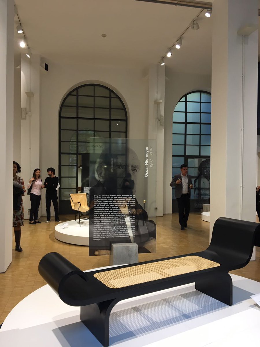A exposição Mestres Modernos Brasileiros convida pra uma viagem pelo design de mobiliário brasileiro. Vale muito a visita na Mostra Be Brasil. @BeBrasilBR #BeBrasilMilano #BeBrasil