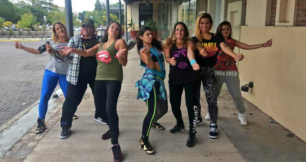 Ferperezale's tweet photo. La #felicidad no es el destino, sino el camino.
☄💃
@zumba @ZumbaBeto #zumbaargentina 🇦🇷 #zinteam #zumba  #zinmembers #zumbafitness #zumbacommunity https://t.co/KzIDQndzjh