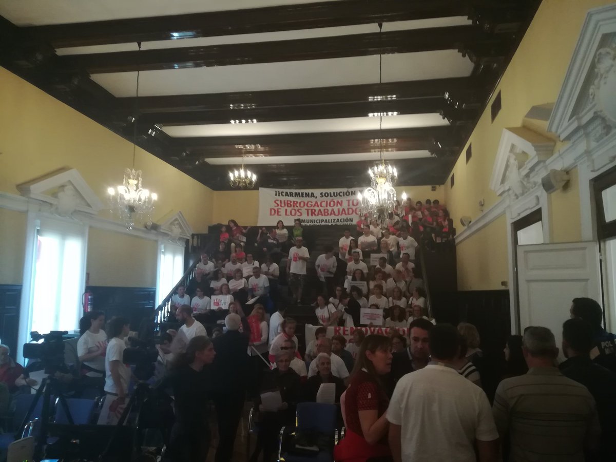 pptetuan's tweet photo. @ppmadrid Ahí estaremos con @jlmanavasques y @GrupoPPMadrid para escuchar a los afectados, que hoy han asistido a #plenotetuan y se han manifestado a las puertas de la Junta Municipal de Tetuán. @subrogalos5 https://t.co/chNfQ0tQPy