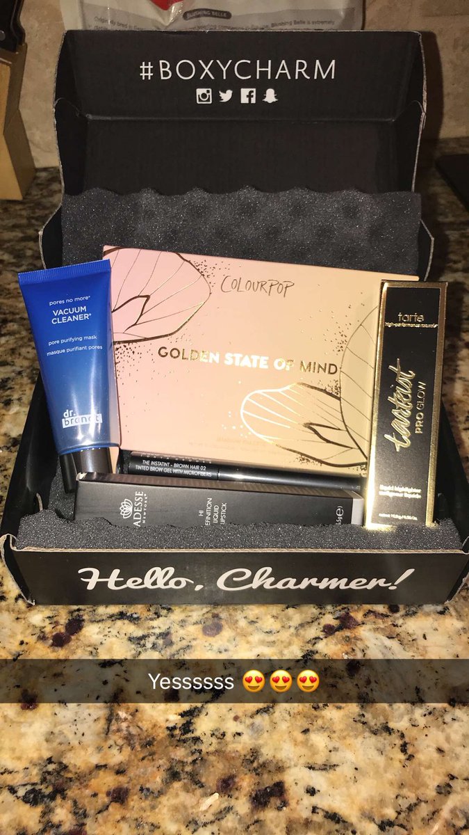 TaraHenn's tweet photo. @boxycharm #boxycandy https://t.co/skx3BlGVmx