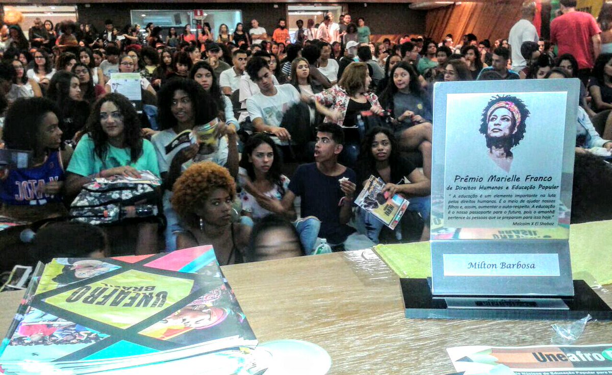 geledes's tweet photo. Luta, reconhecimento e emoção marcam a 1º Prêmio Marielle Franco, organizado pela Uneafro
https://t.co/DpLsLG4VZ9
#geledes #mariellepresente #uneafro https://t.co/WC8kJuXVbD