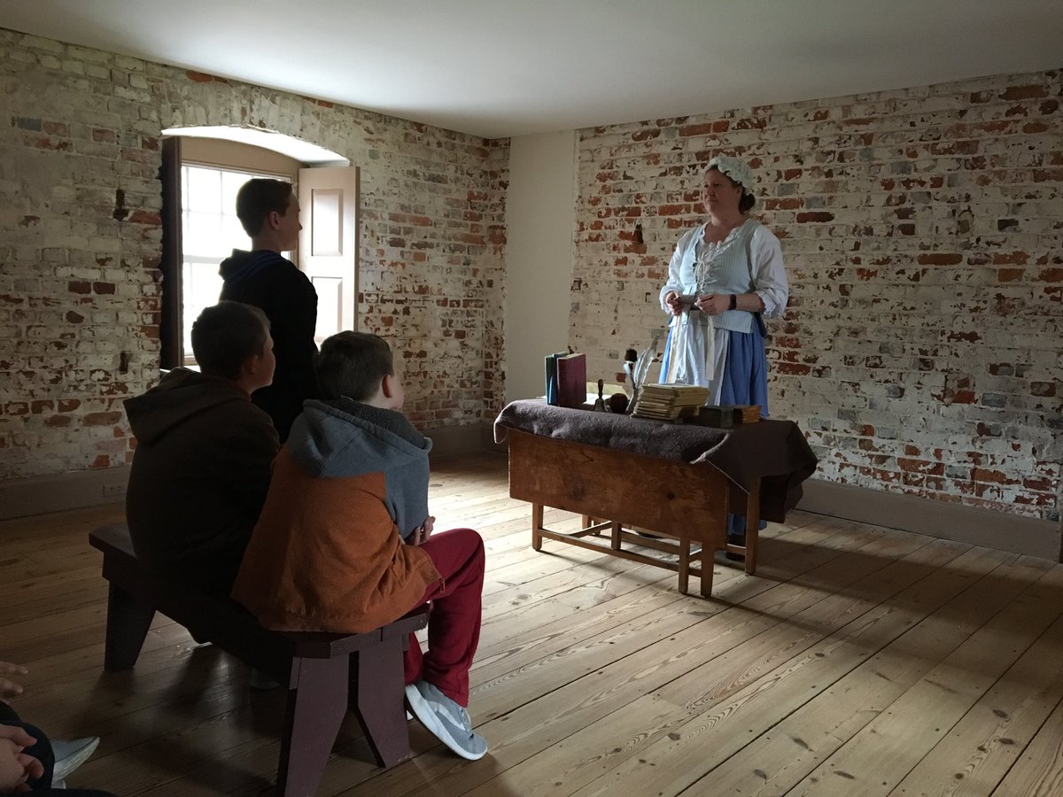 5thSloan's tweet photo. #colonialschool  #stratfordhall #ffesworldsgreatest https://t.co/cMn8gBFvdz
