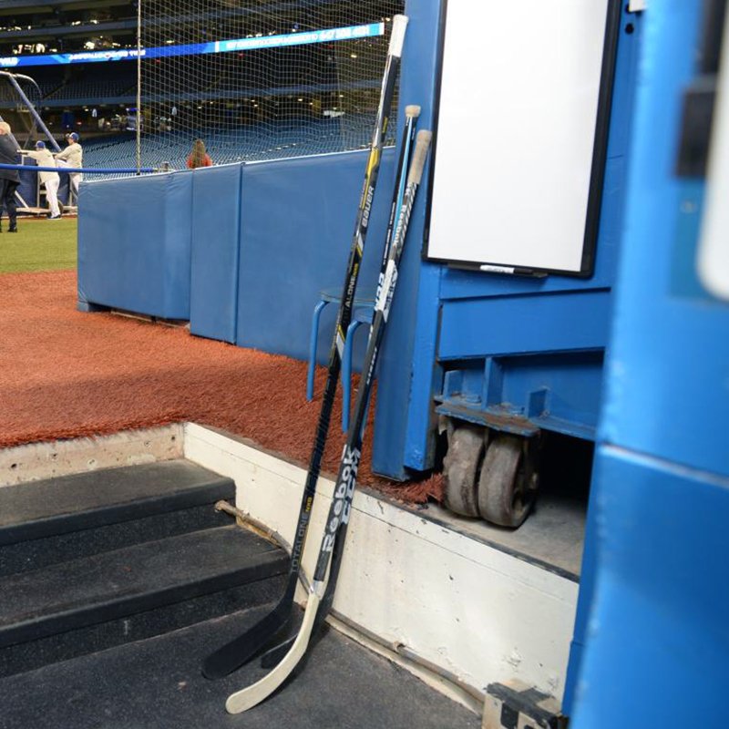 BlueJays's tweet photo. #SticksOutForHumboldt 💚💛 https://t.co/txpeMIQPwI