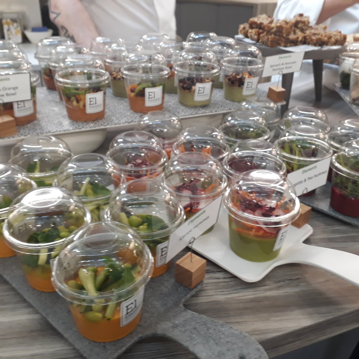 DFradgers's tweet photo. Fantastic hospitality presentation by #chefforumnorth @PGrothier and Dave today in the city! @elioruk @Elior_Group #goteamnorth @MarcRichards99 @DebbieCElior @gillheath5 @drwillcook @McEnteeRachel https://t.co/m3czKrbeV2
