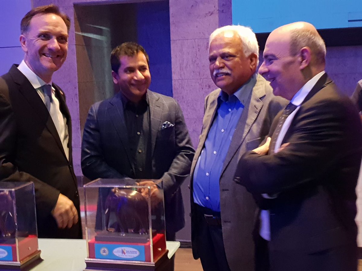 @RV_Deshpande encouraging the French Aerospace Industry to #MakeInIndia 🇮🇳 and #MakeInKarnataka . Seen here with HE François Gautier CG France, Eric Trappier, CEO @Dassault_OnAir and myself. @GifasOfficiel has brought a delegation of over 80 Aerospace Leaders from France.