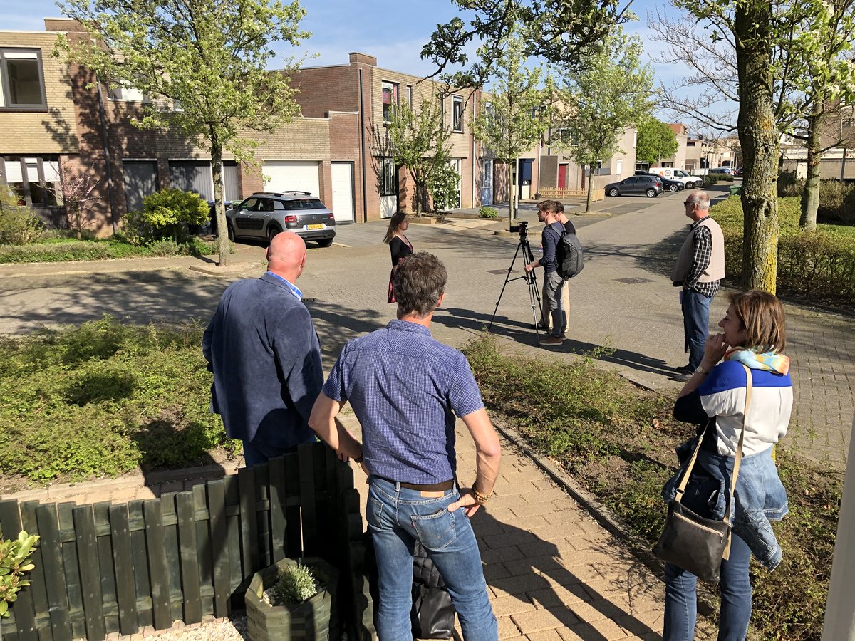Vandaag zijn er filmopnames geweest voor Buurtbemiddeling. Tijdens de opnames zijn de coördinator, twee bemiddelaars en een bewoner uit de regio gefilmd. Binnenkort zal ook het resultaat via social media te bewonderen zijn!