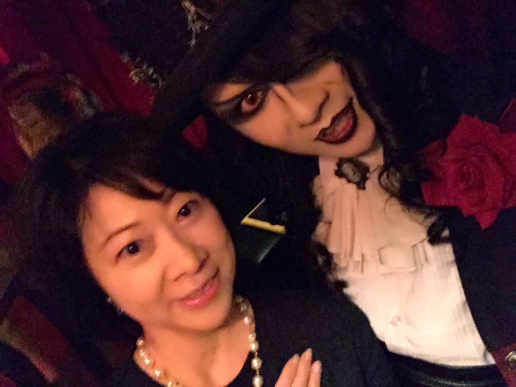 ローズ伯爵 Vampire Rose 今宵は楽しい宴があったぞ ジョジョの奇妙な冒険 の作者 荒木飛呂彦先生の奥様 麻美夫人 ちはやふる の作者 末次由紀先生 マルチタレントの兎味ペロリナちゃん バルーン世界チャンピオンのsyanさん達がご来館