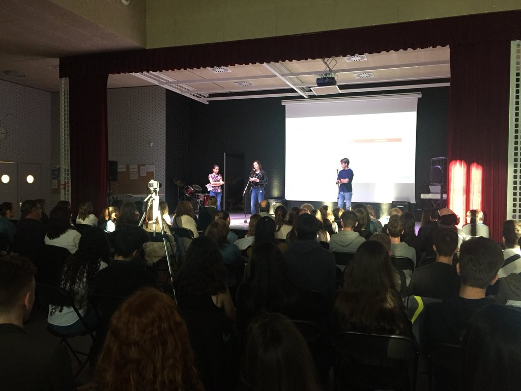 INSMontsuar's tweet photo. Gaudint del 4t concurs d’oratòria Manuel de Montsuar. Desenvolupant les #competencies #comunicatives. #oratoria https://t.co/paL7TLBZEn