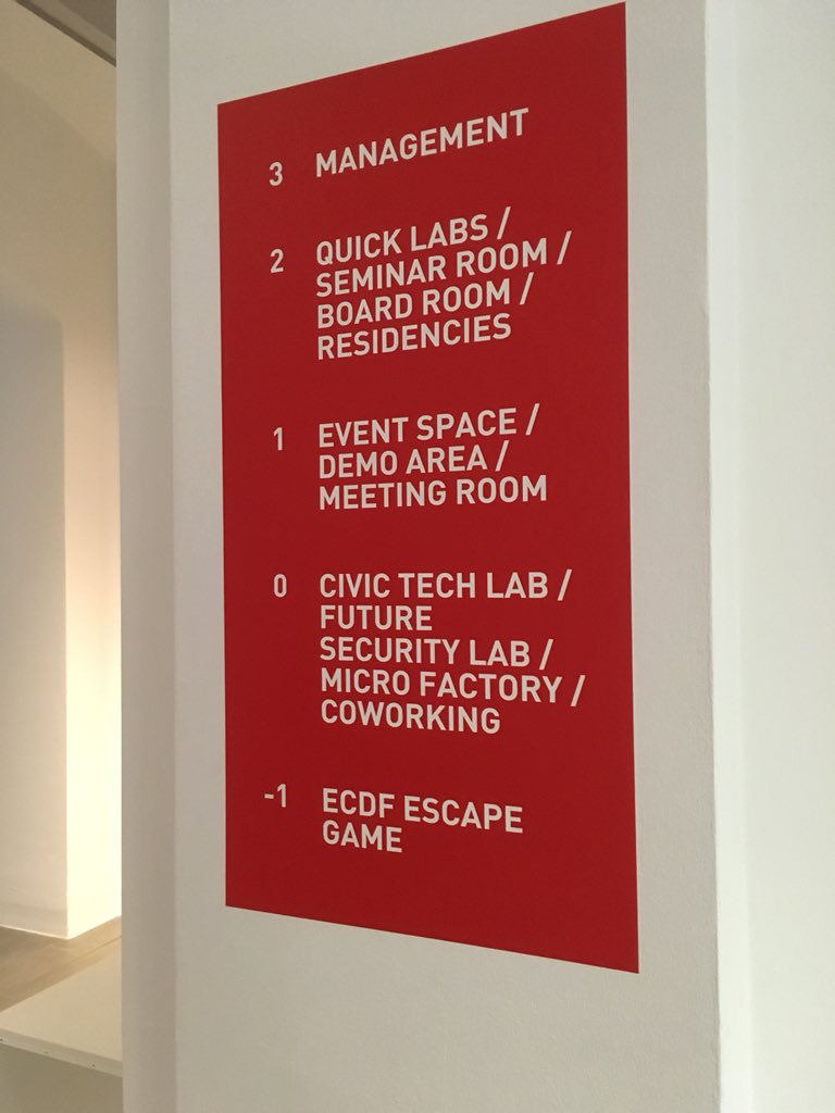 bnjmnsbl's tweet photo. Endlich mal zu Besuch im #EinsteinCenter...hier gibt’s ein „Civic Tech Lab“? 🤔 https://t.co/ahtOJTH2kr