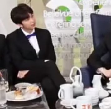 Honey06_13's tweet photo. The way Namjoon is sitting!!! What an intellectual!!!
So Handsome!!! πππ
#RM @BTS_twt #RunEp49 https://t.co/VWp4C7W8s8