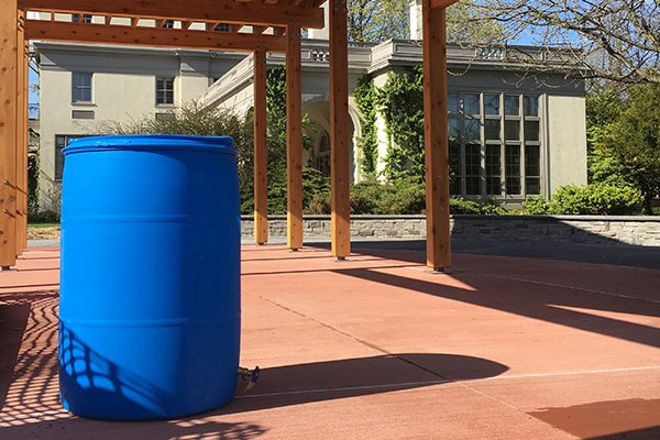 rocRMSC's tweet photo. Rain barrels can both reduce stormwater pollution and water usage and save you money. Check out these opportunities to make your own: https://t.co/8LHijzjRDs #RMSCgreen #EarthWeek https://t.co/98xIZDTImh