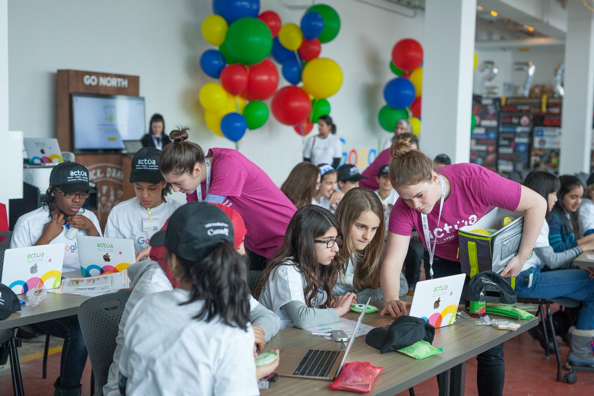 googlecanada's tweet photo. In the #GoogleKW Community Space today: 29 local students engaged by @UWEngOutreach and @ActuaCanada code their own thermostats using a tiny programmable computer. Cool! https://t.co/aaHwS9zQwY