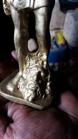 winostore's tweet photo. سلام عليكمI have a gold statue weighing one kilo and three hundred grams, 22 centimeters long
  how much You buy it
email   contact@winohome.com
or  . taichi-1980@hotmail.fi https://t.co/aFWH7IJSrw