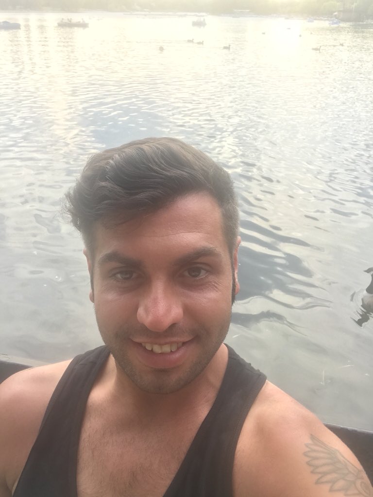 Martin24504554's tweet photo. Loving life... https://t.co/OxvEA5f5eZ