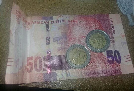 rare_in_sa's tweet photo. Data life was so much easy. RT If you agree😭😭✊✊ #DataMustFall https://t.co/9wFtQK0W3W