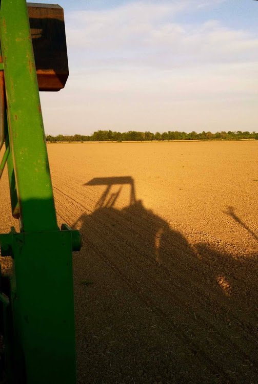 Martin_Crest's tweet image. John Deere sunset selfie #FromTheField #Plant15, May 2015 - for #tractortuesday +Tractor Tuesday curated by +Russell Wageler

View full size (1374x2048)

ift.tt/2J3fhLl ift.tt/2vshqP0