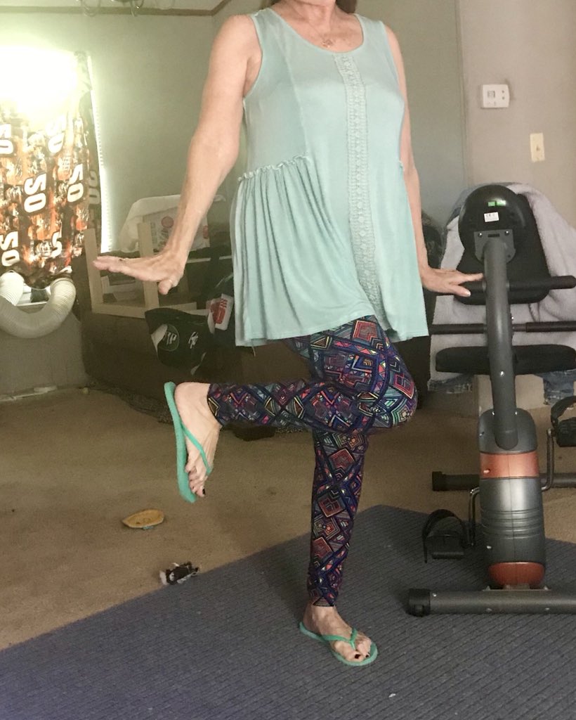 juniorlady's tweet photo. Hey guys, if you’re looking for spring, it’s here in Georgia! It’s a flip-flop short sleeve kind of day! #hellospring #springishere #springinGeorgia #flipflops #shortsleeves https://t.co/zEeclu3FL0
