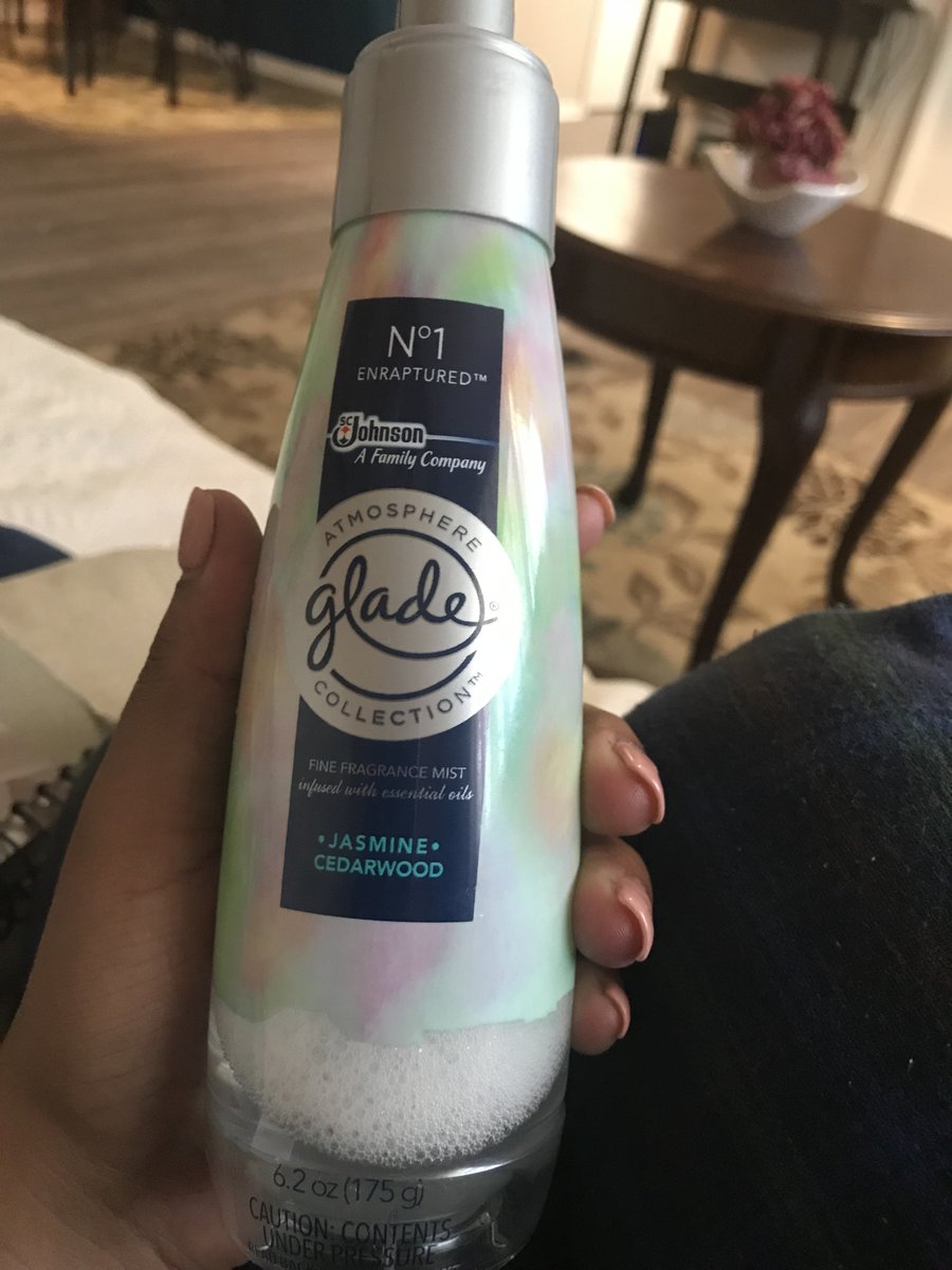 Yorlenii's tweet photo. The  Atmosphere Glade Collection in Jasmine Cedarwood fragrance is amazing! It smells great, last a long time, and it’s a mist. I love it! #GotItFree, @Glade https://t.co/4Dc4HlbPsJ