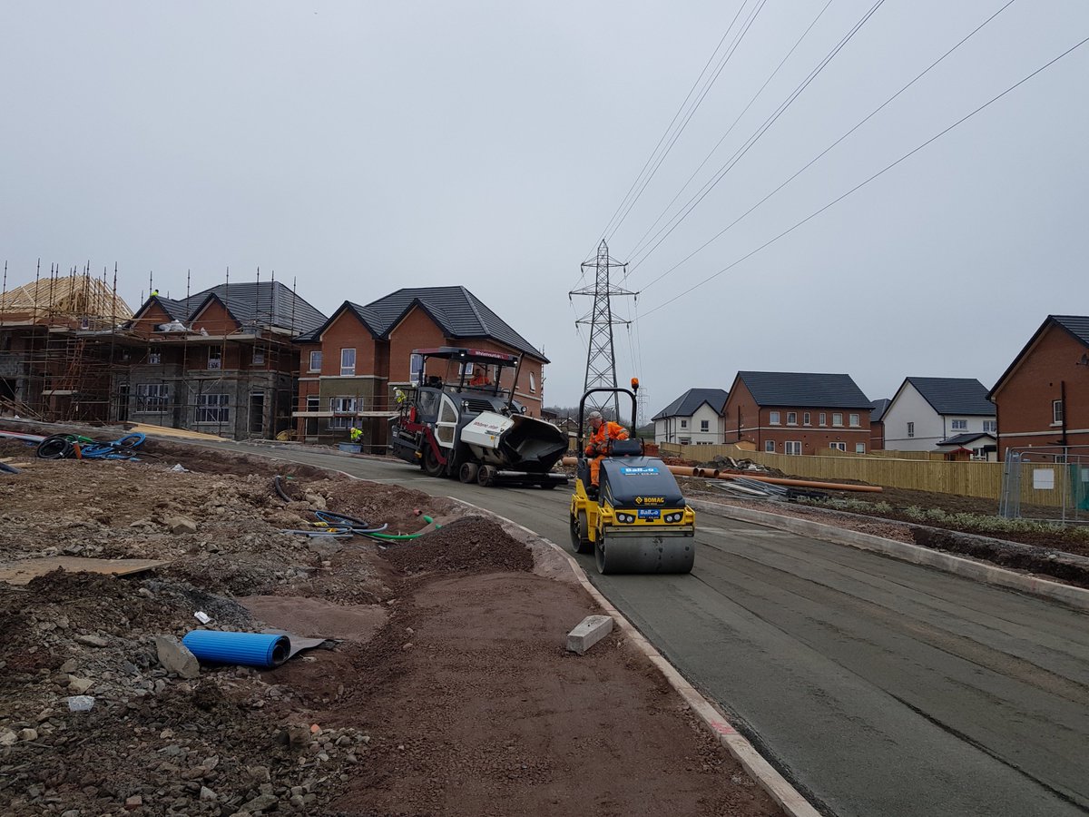 LaganHomesNI's tweet photo. A busy day as the site progresses well in Lynn Hall Park, Rathgael Road, Bangor.

For more information on Lynn Hall Park contact either Reeds Rains or Colliers New Homes, or visit the show home - Open Sundays from 2-4pm. https://t.co/T6lvVZjEzn