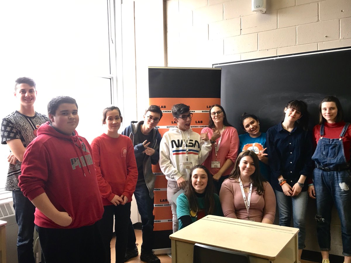 Qc_Cinema's tweet photo. [ LAB ] Super journée d'ateliers pour l'équipe du #LabQcC qui a participé samedi au Colloque des entraidants de @Teljeunes sous le thème: «Le cinéma à travers le temps»! 🎬🎉

#cinémaquébécois #LABQCC https://t.co/hmCc96Z1Iy