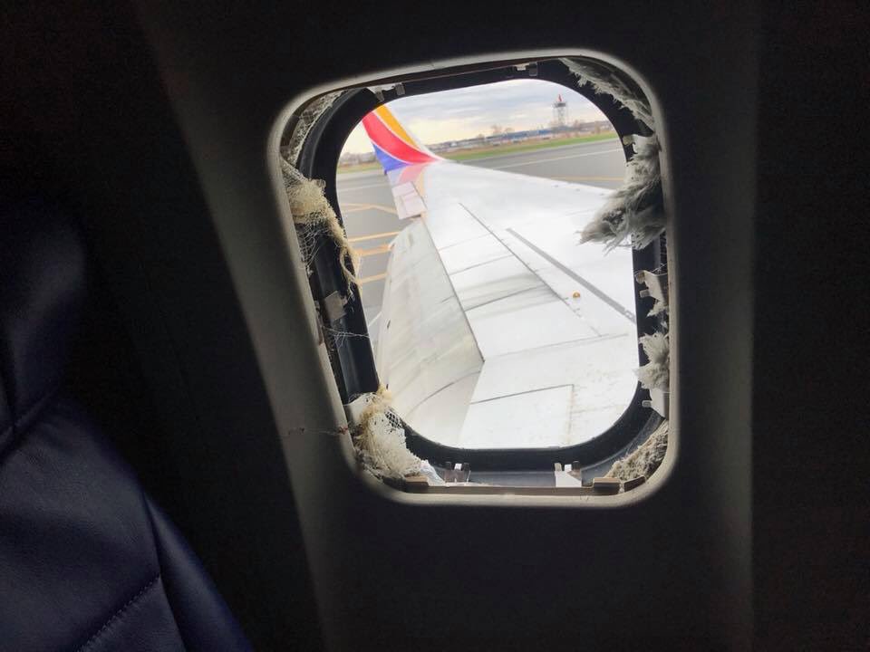 OliverMcGee's tweet photo. Southwest plane's engine explodes on SWA Flight 1380 from Dallas &amp; emergency lands in Philadelphia! Passenger was 'partially sucked out' of exploded window &amp; saved by nearby passengers! Retweet your prayers &amp; God’s blessings to all safely landed onboard 🙏
https://t.co/voO654gcSN https://t.co/emskcyjJD8