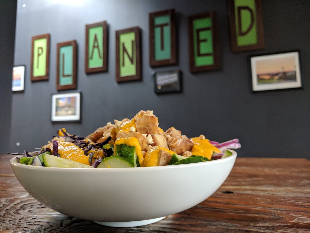 I always think I hate salad until I go to <a href="/PlantedinHamOnt/">Planted in Hamilton</a> and remember they're delicious. #HamOnt