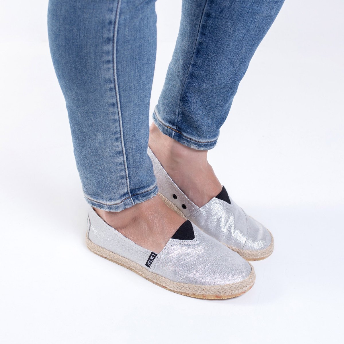 LikerShoes's tweet photo. Já viu as novidades da loja? Tem muita alpargata linda esperando você para curtirem juntos. Vai lá: https://t.co/8XEUKkuBHO
#likershoes #alpargatas #alpargatalovers #leveza #conforto #confortosemigual #sustentabilidade #ecofriendly #vegano #vegan #veganshoes #handmade https://t.co/eJ0LPlVO7Q