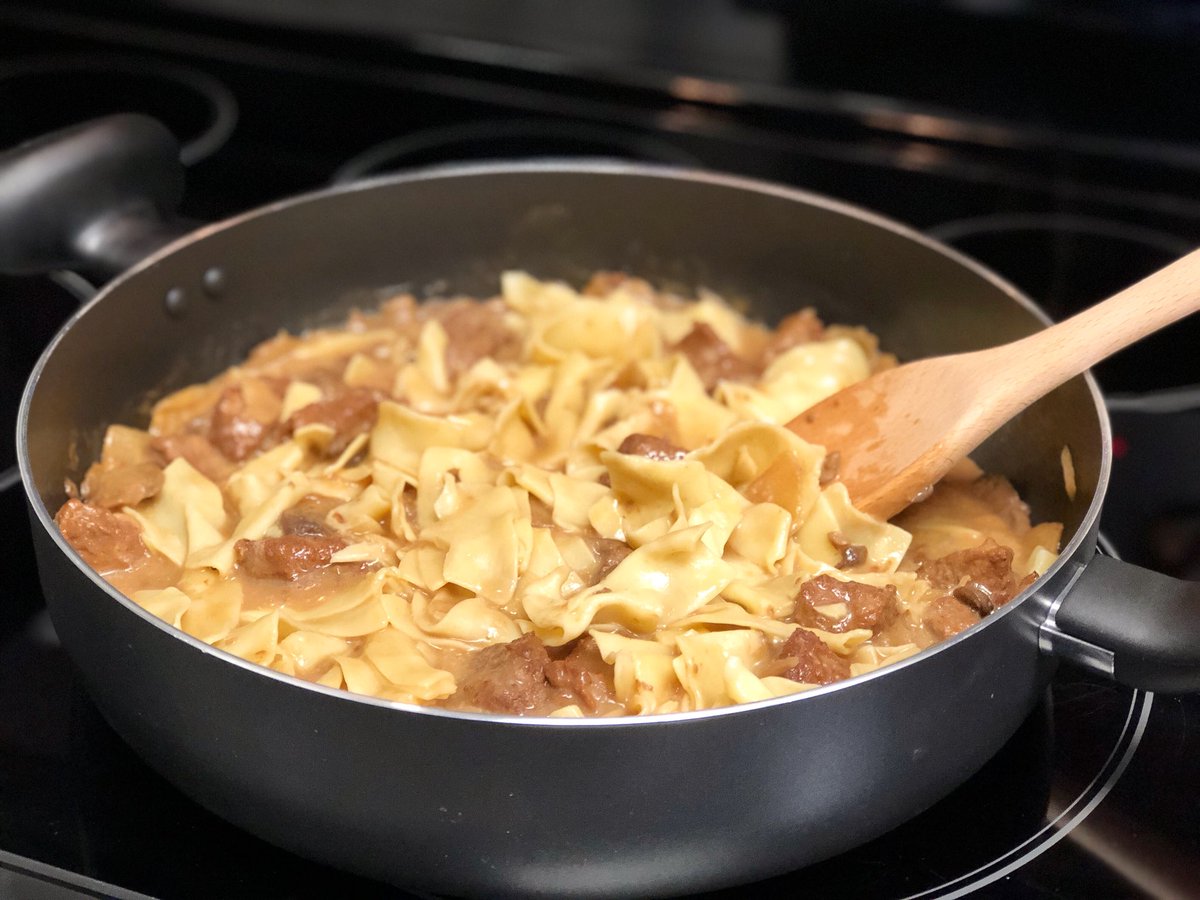 ChefInsideBox's tweet image. What’s cookin good lookin? #stroganoff #duh #chefinside