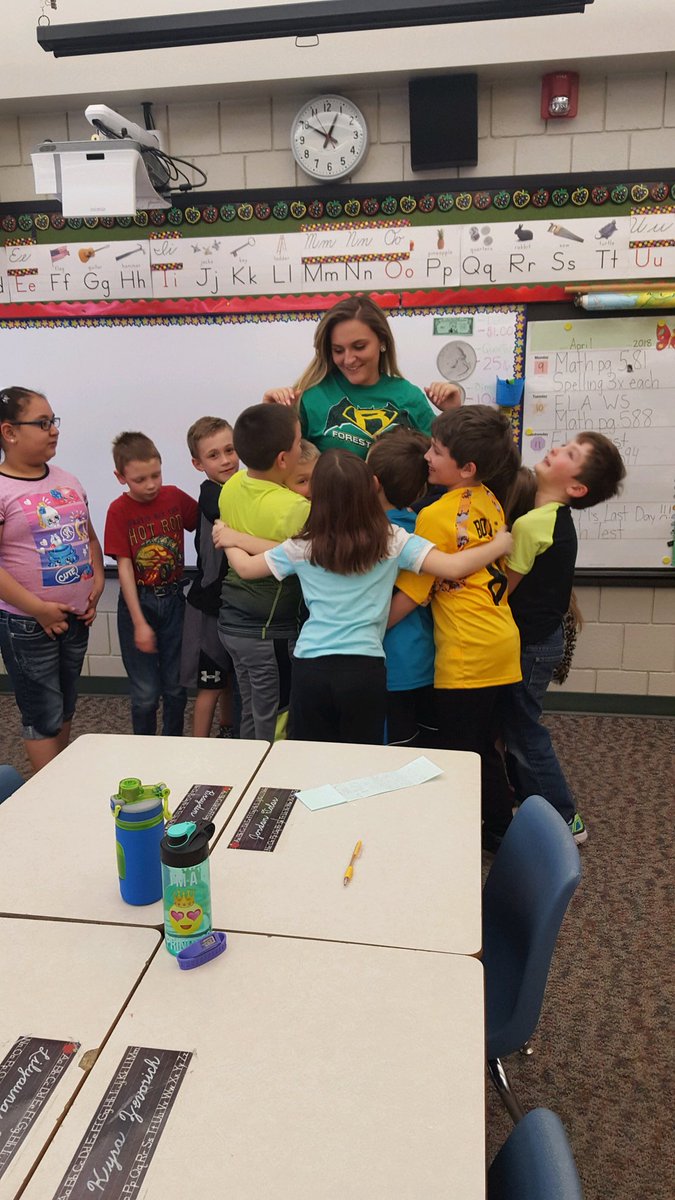 KMMiljenovich's tweet photo. My whole entire heart ❤️ student teaching has been the best experience of my life https://t.co/6t79px3ijv
