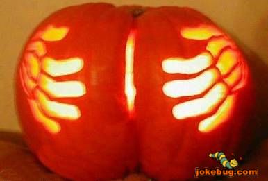 I so can't save this photo until Halloween. Whomever carved this.👍👍👍👍😂😂😂😂