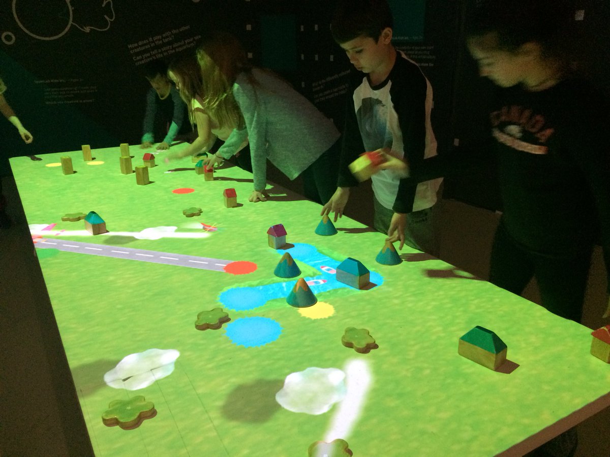 McM_MsT's tweet photo. Connecting Train Blocks! An interactive virtual table for city planning #tiff #digiplayspace @TIFF_NET @tdsb https://t.co/mesYIe2iU9