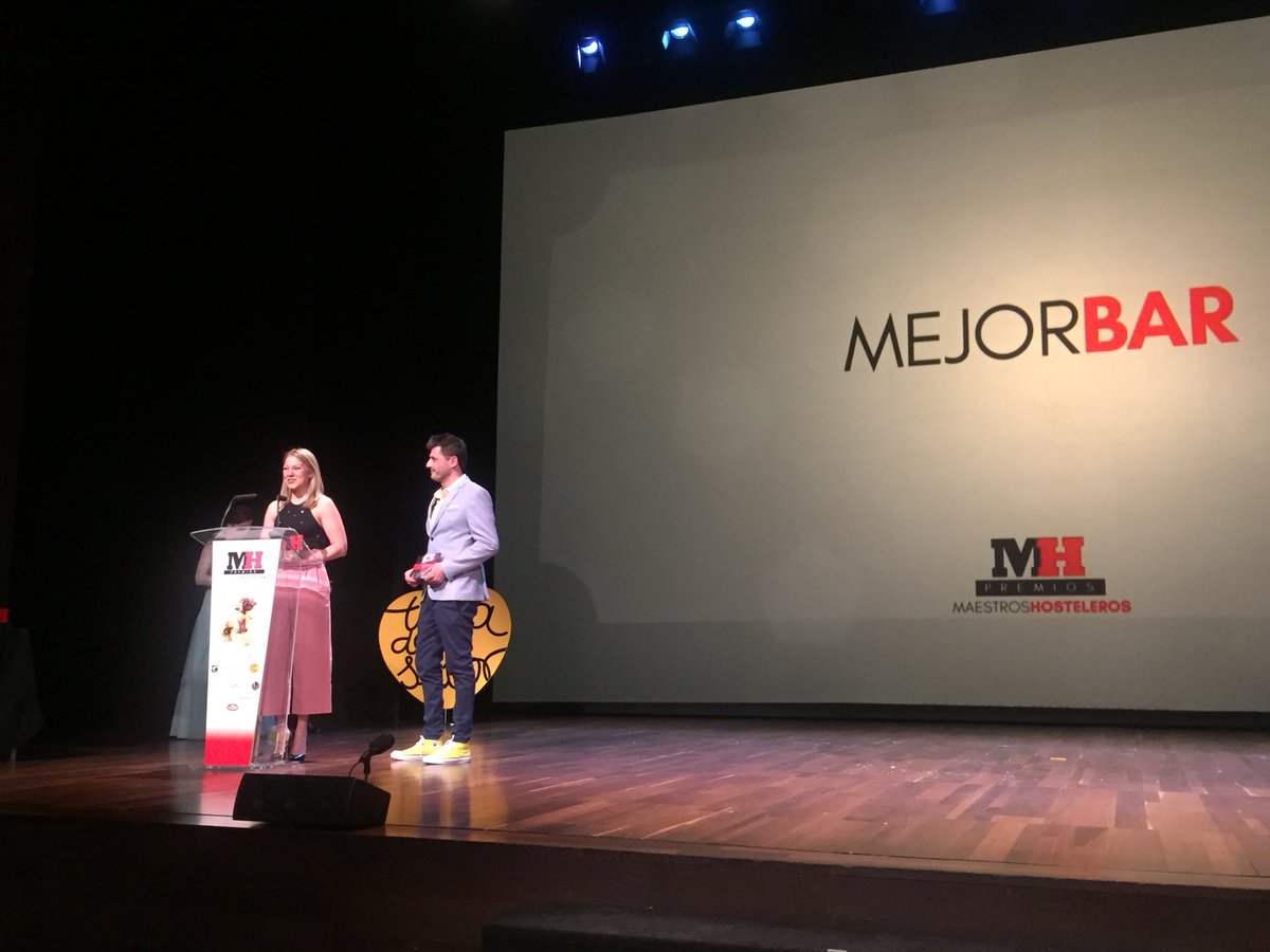 <a href="/zieloleon/">zielo</a> de #León recoge el Premio Ribera del Duero al “Mejor Bar” #MaestrosHosteleros