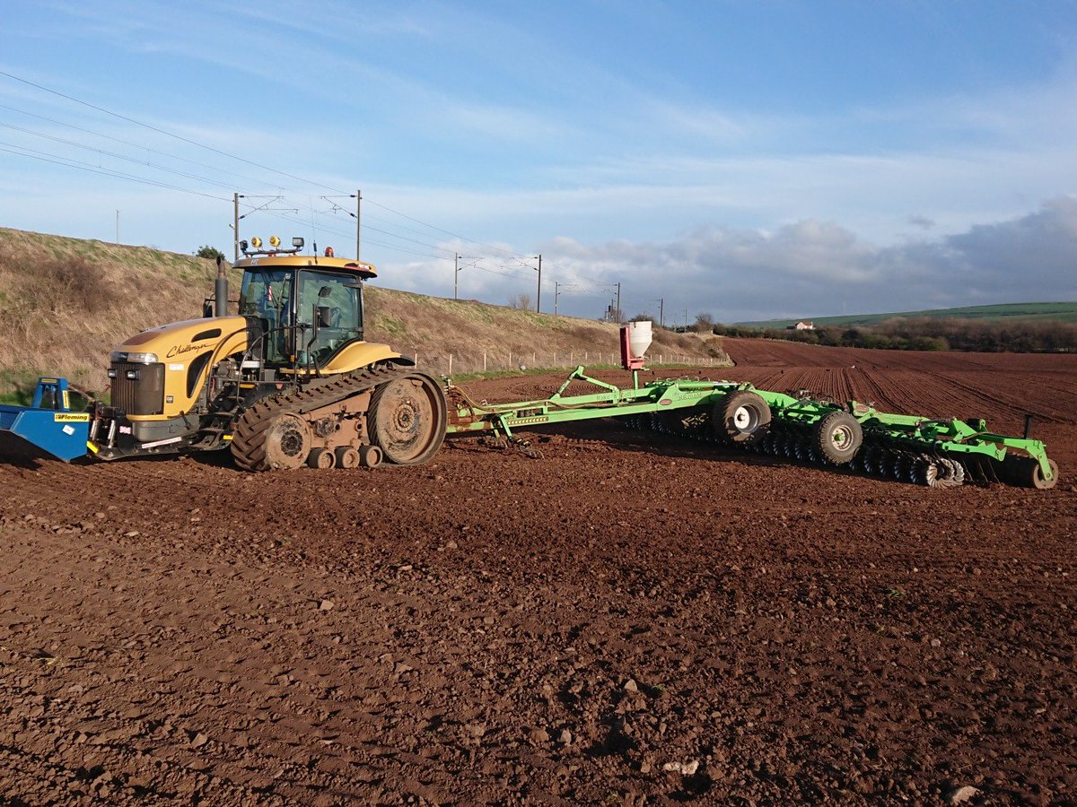 Farming_Daft's tweet photo. Wow, what an amazing machine, one of the miat versatile ive used #tilso https://t.co/z9W8alAMB6
