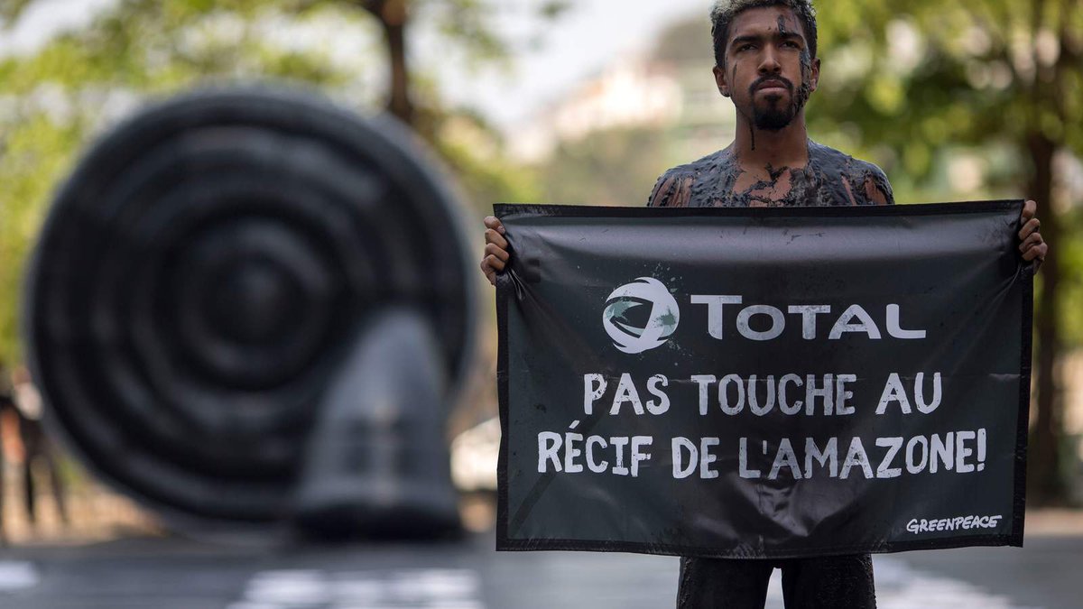 GEOfr's tweet photo. Oops, selon @Greenpeace, le récif de l'Amazone s'étend dans les concessions de #Total 👉🏽 https://t.co/yw8oCynGBI https://t.co/cjq61SLKzm