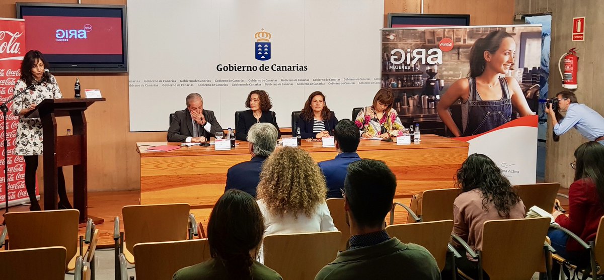 CocaColaEP_es's tweet photo. #GiraMujeres llega a #Canarias. Hoy hemos presentado la segunda edición del proyecto #CocaCola dirigido a promover la diversidad laboral y el empoderamiento femenino con @IgualdadGobCan @CabildoTenerife y @fmujeres https://t.co/mKBGsdp6fg