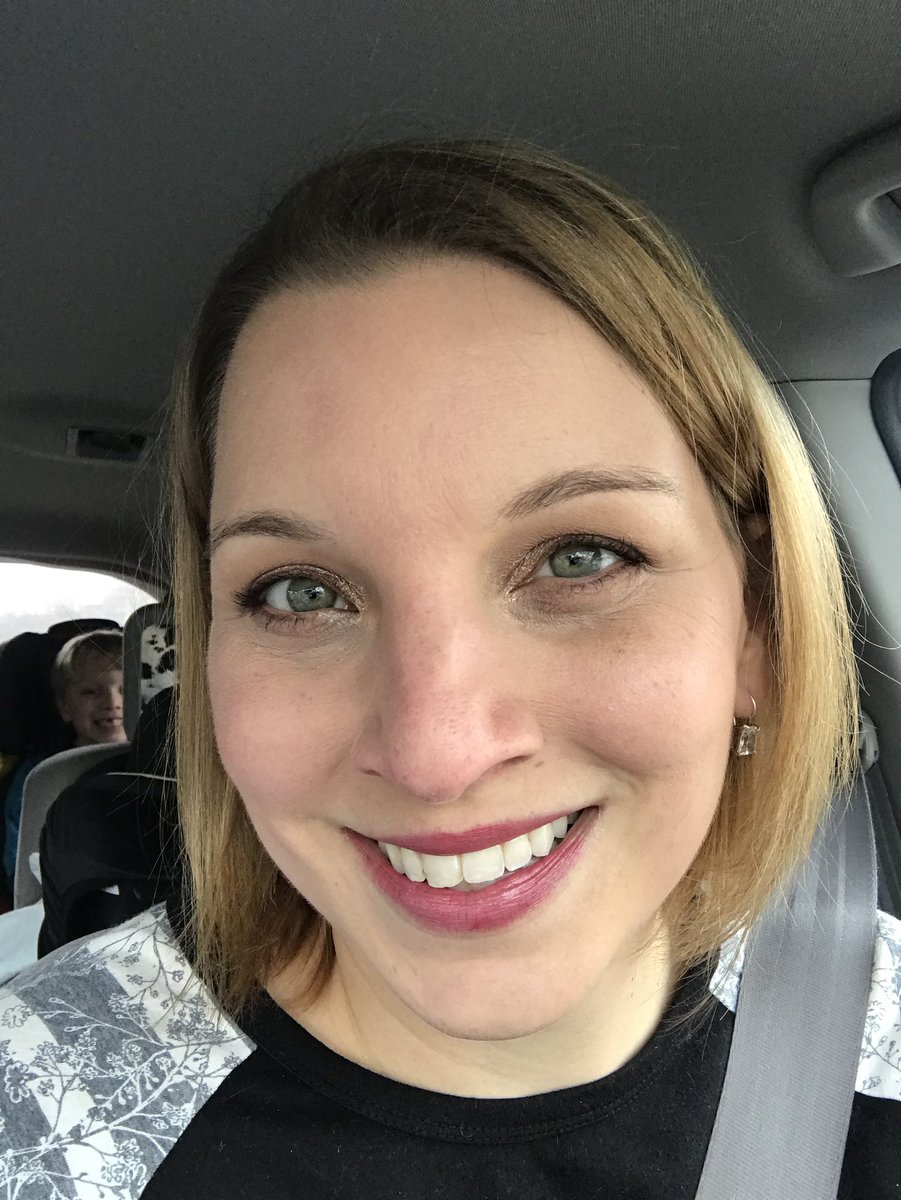 JKRGTgal's tweet photo. Always love my cute photo-bombers @PJHRudy! Enjoying the full coverage of anti-aging foundation and loving garnet shadowsense as a liner! #jessicaslipstickladies #antiagingmakeup #lipsense #shadowsense #glutenfreemakeup #madeinusa #senegence #garnetshadowsense https://t.co/g6XrmYHPDt
