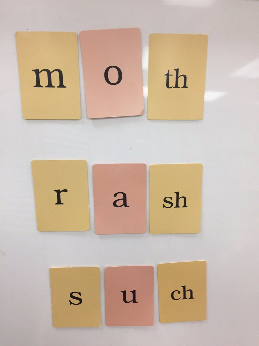 gcappsEES's tweet photo. Today in Fundations we built words with diagraphs. We were tapping and reading words. #EESLeadandLearn #Fundations https://t.co/QT1qImnWLN