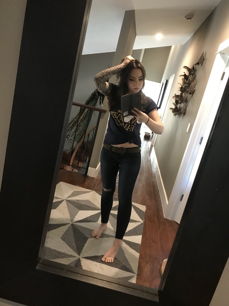 Mort3mer's tweet photo. Serving looks today. https://t.co/Qar7iLKhb0