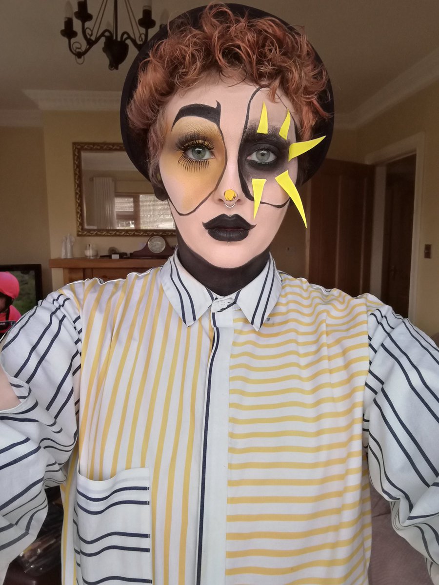 ratboiezra's tweet photo. Final week of #theFaceRace2 !! Category is: #BestDrag ! 💁
This will probably always be one of my best and favourite looks 💛🖤
@AllDragUpdates @theelusivefreya @PhiPhiOhara @GiveFaceCos 💞✌🏻 https://t.co/1Mzm4u5cAs