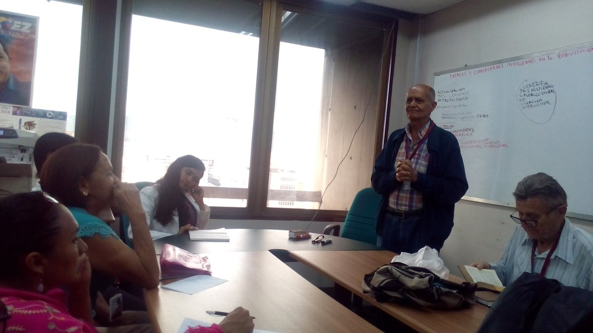 Interculturadc's tweet photo. Esto ocurrió durante la mañana de  hoy en el Conversatorio: Concepto de pueblo y etnia en la nueva constitución bolivariana #interculturalidad #pueblosdeamerica #conversatorio @ZonaEducativaDC https://t.co/3Yzyd5Tg7P