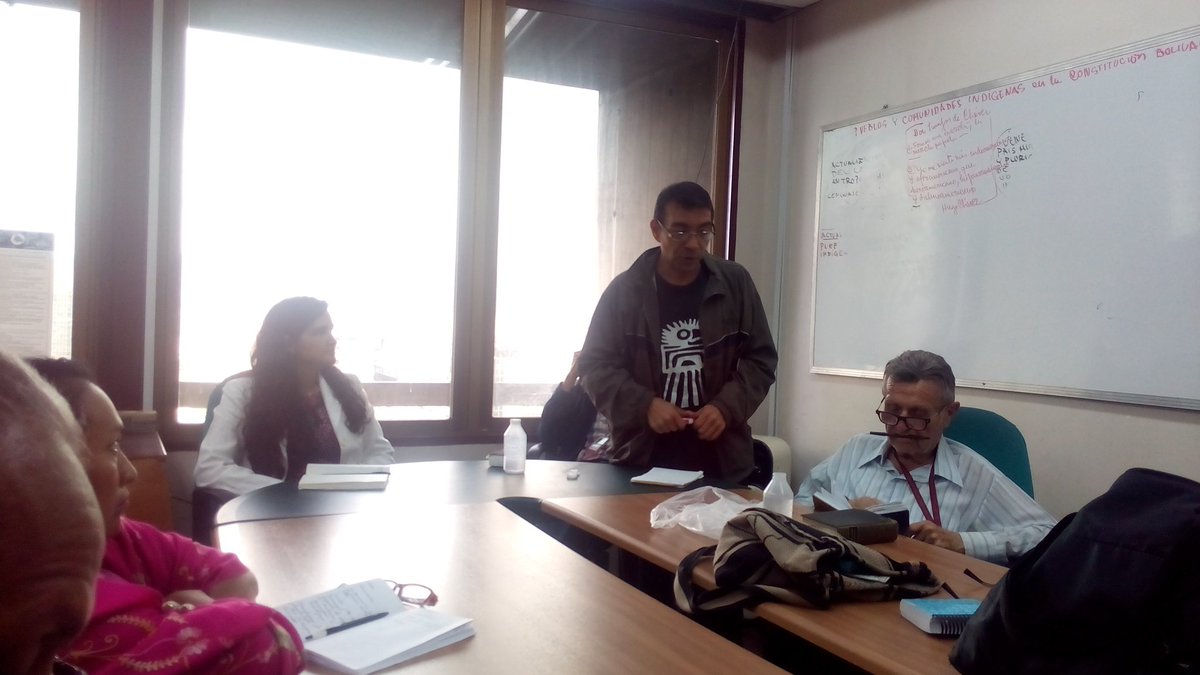 Interculturadc's tweet photo. Esto ocurrió durante la mañana de  hoy en el Conversatorio: Concepto de pueblo y etnia en la nueva constitución bolivariana #interculturalidad #pueblosdeamerica #conversatorio @ZonaEducativaDC https://t.co/3Yzyd5Tg7P
